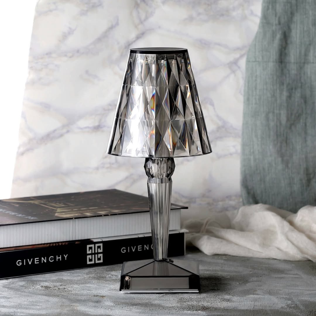 LED Kristall Tischlampe aus Acrylglas Modern