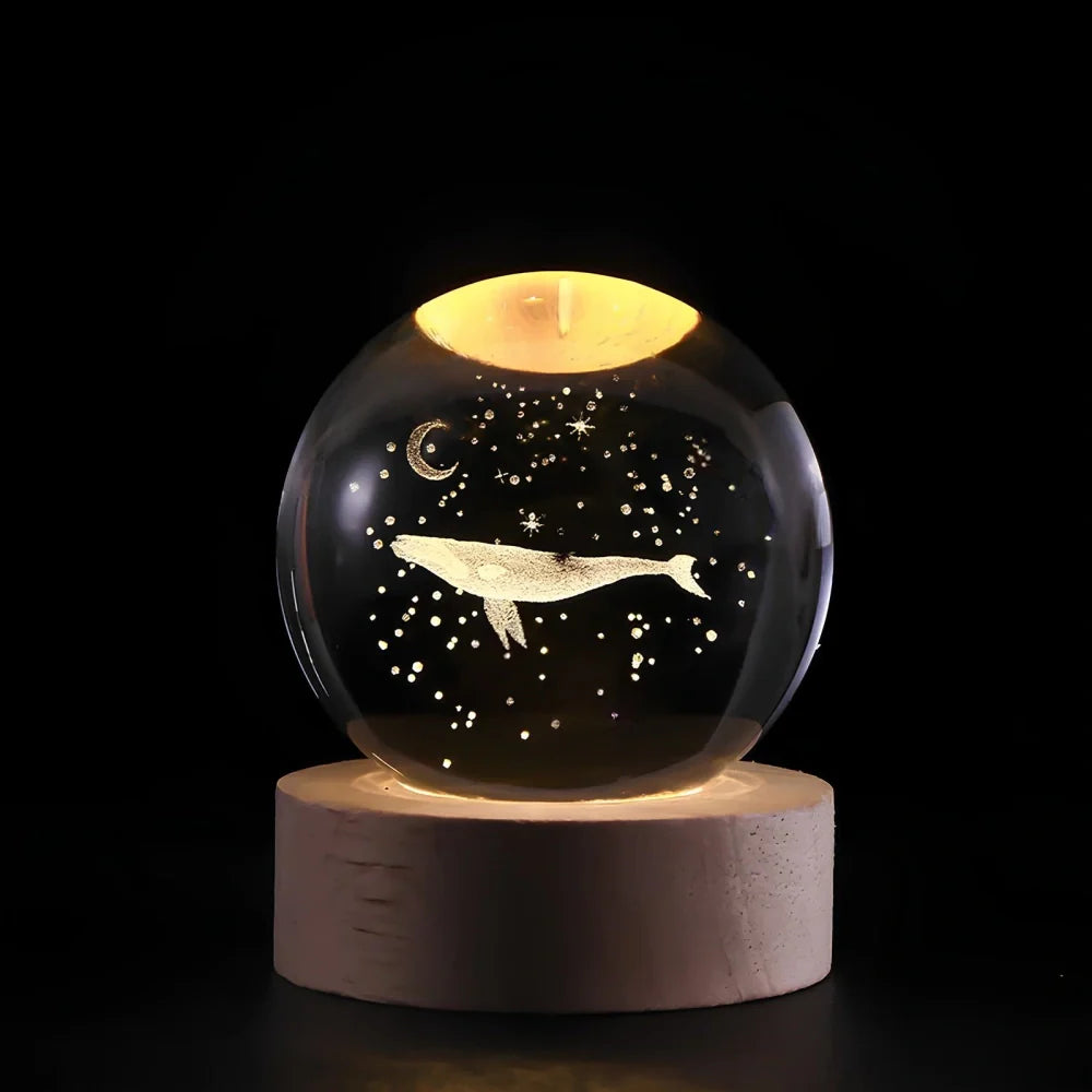 LED Nachtlicht Kristallkugel aus Glas Holzsockel