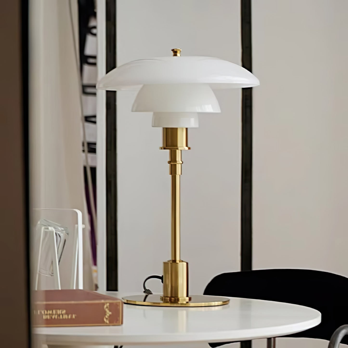 Tischlampe Glas Retro Design mit Messingfuß