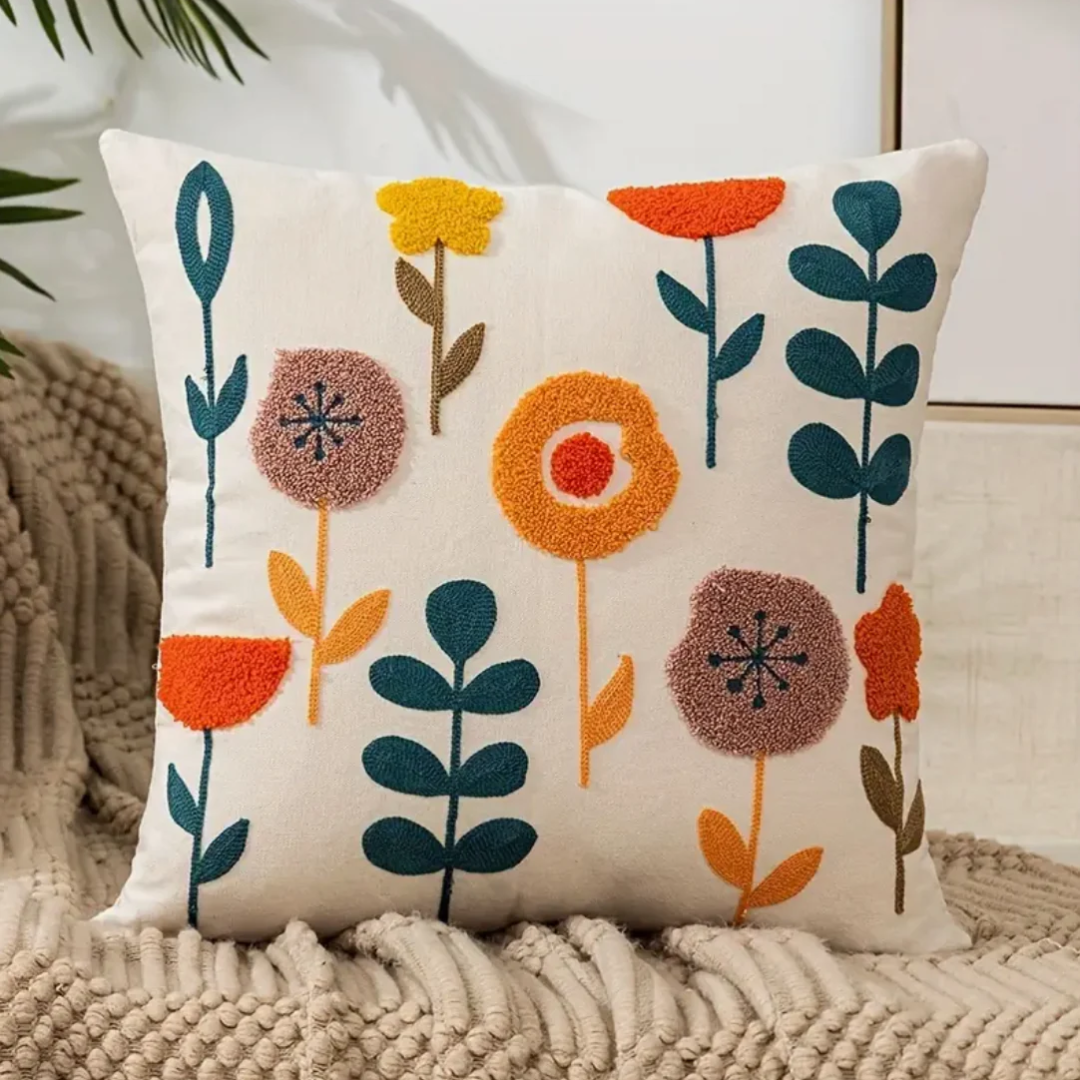 Dekoratives Kissen mit Blumenmuster - Image 3