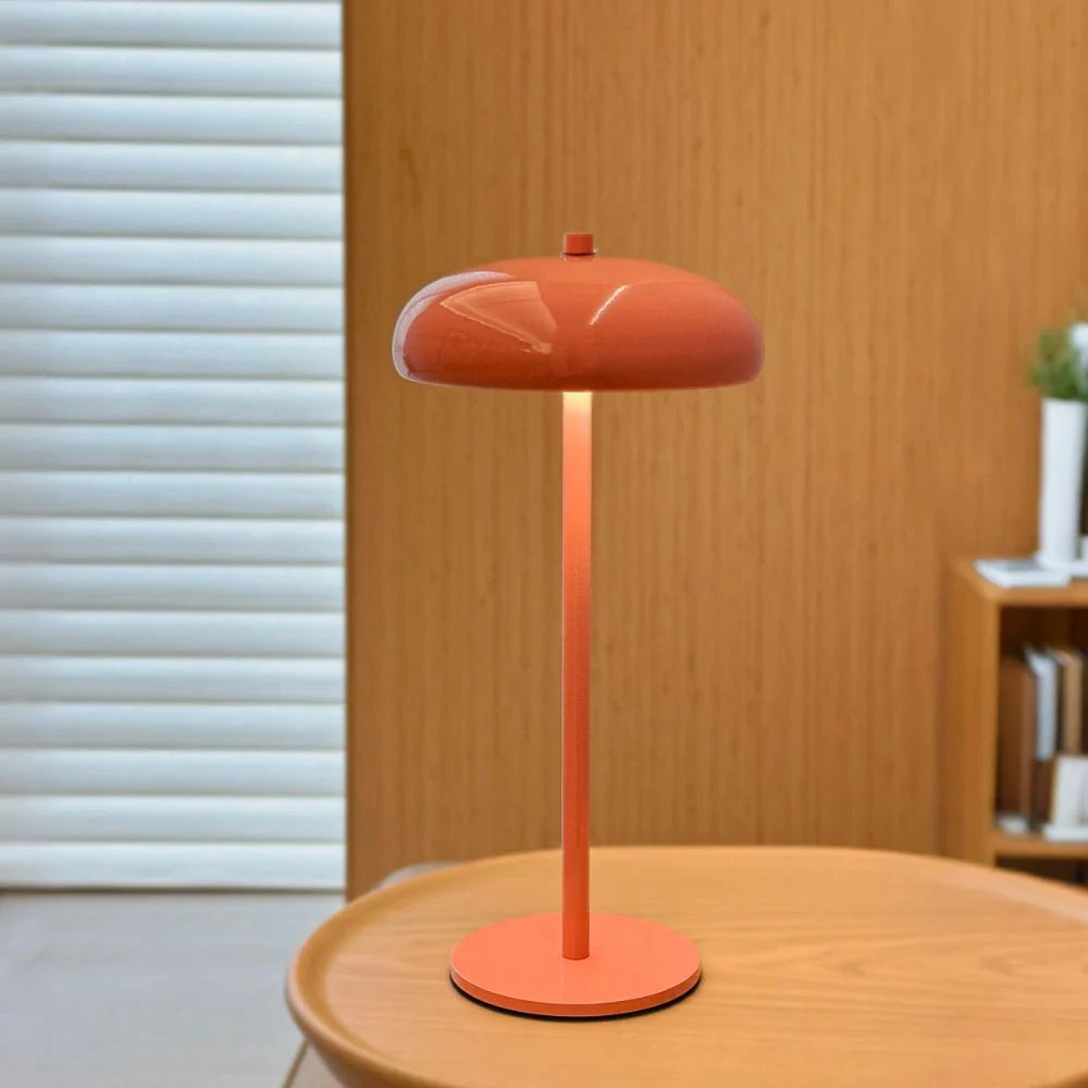 Moderne LED Tischlampe im Retro Design