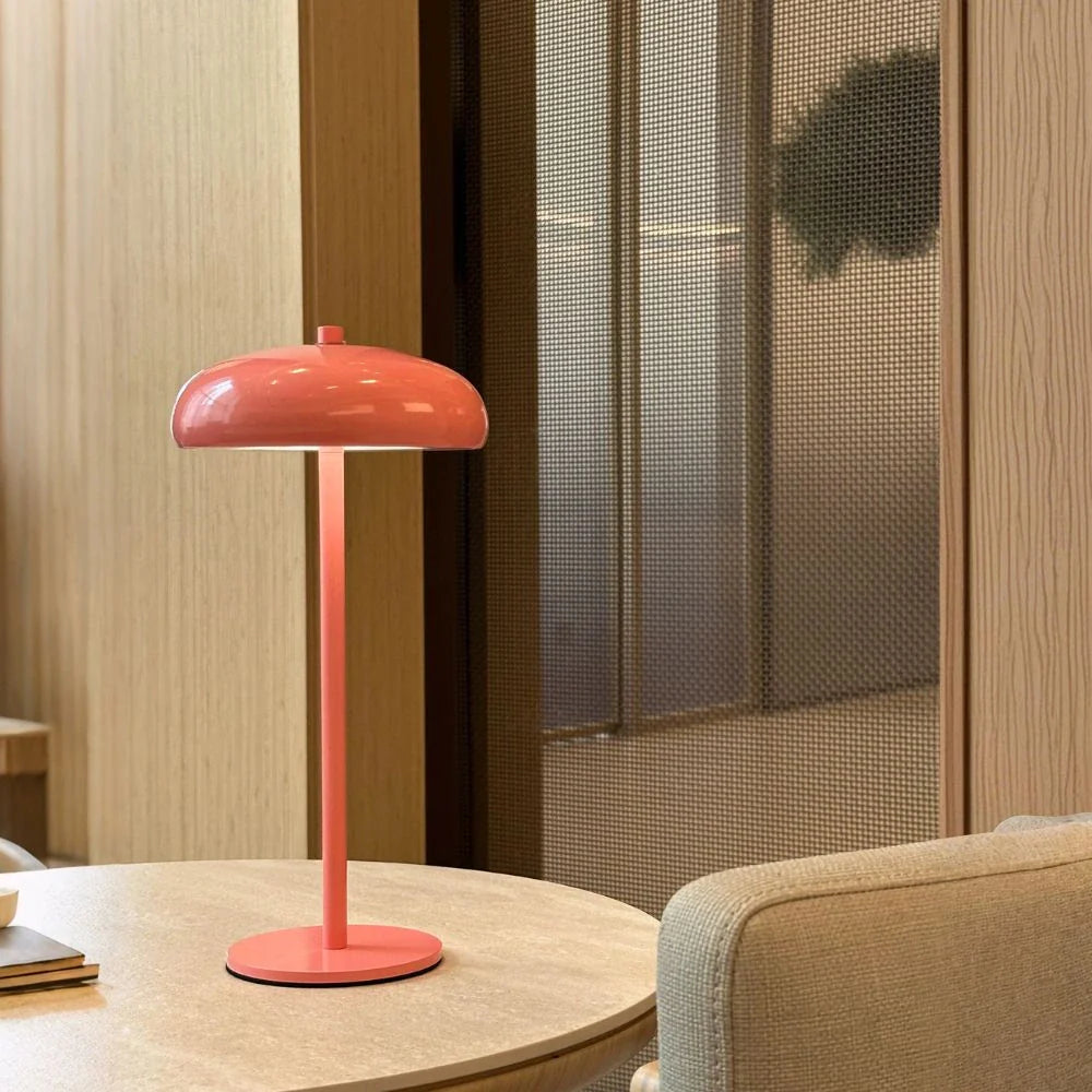 Moderne LED Tischlampe im Retro Design