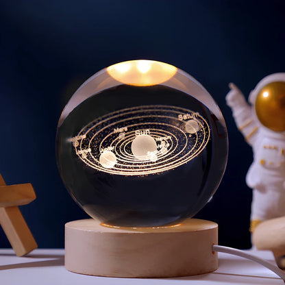 LED Nachtlicht Kristallkugel aus Glas Holzsockel