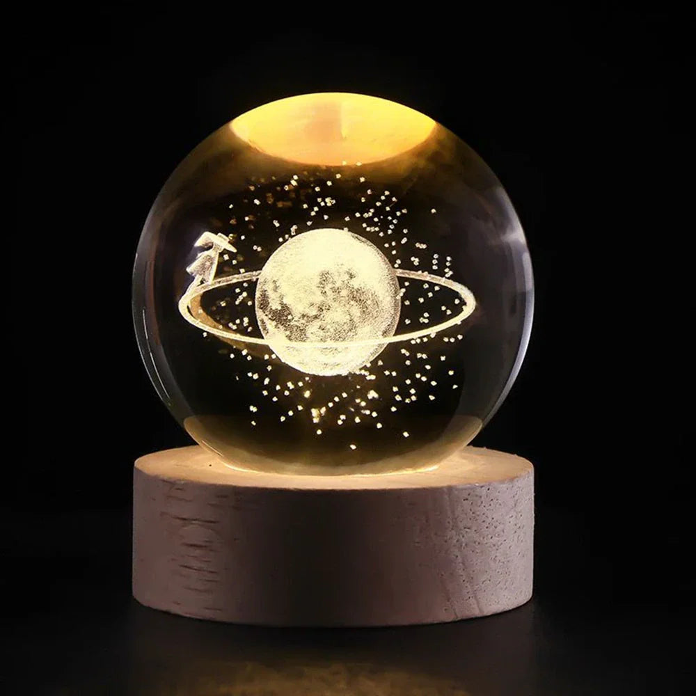 LED Nachtlicht Kristallkugel aus Glas Holzsockel