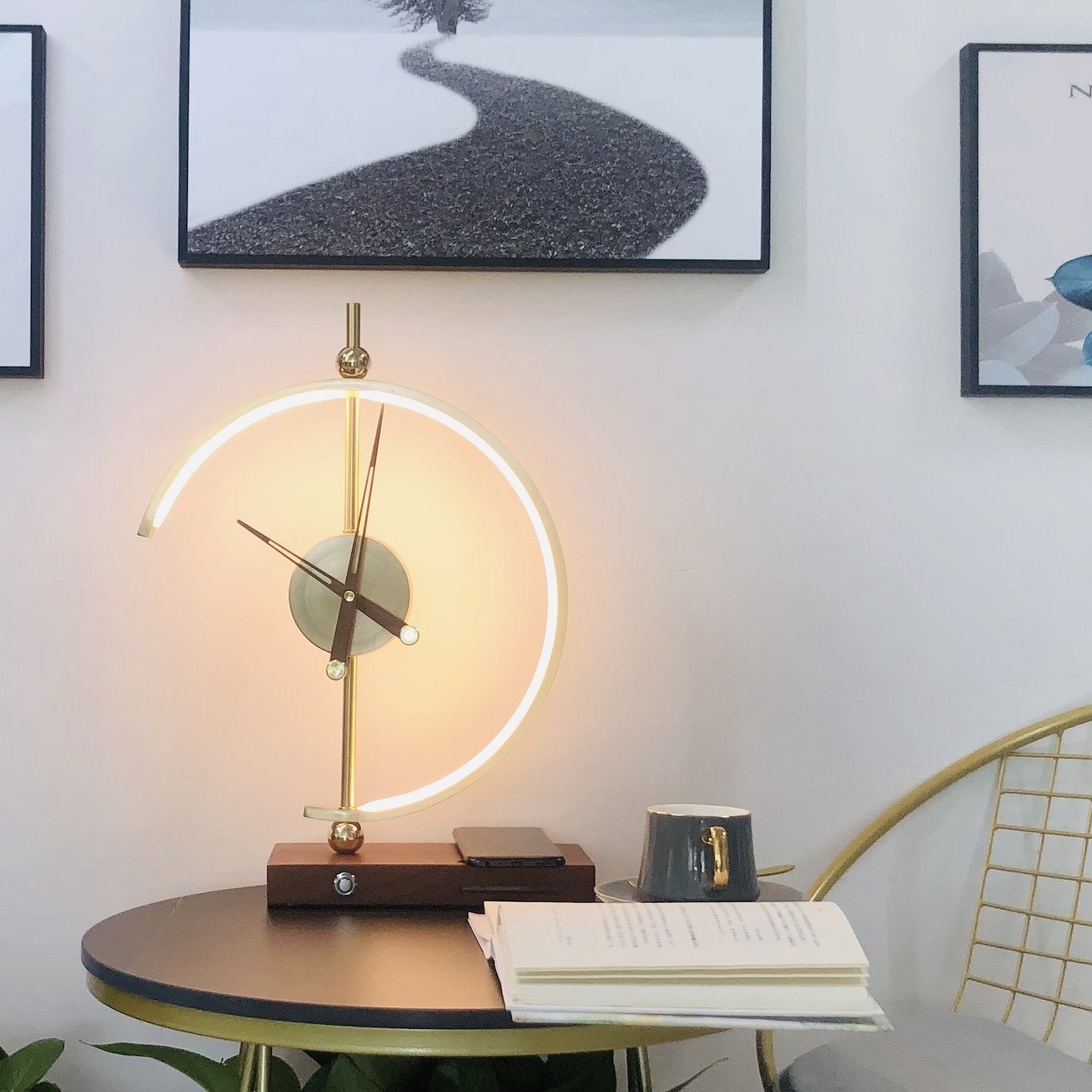 Tischlampe Holz LED mit Uhr und Ladefunktion
