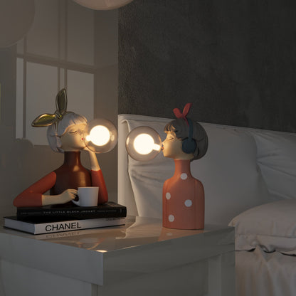 Tischlampe Figur Design aus Harz und Glas