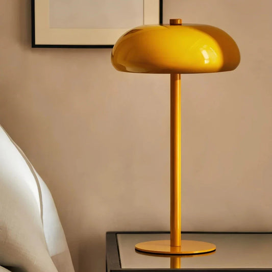 Moderne LED Tischlampe im Retro Design